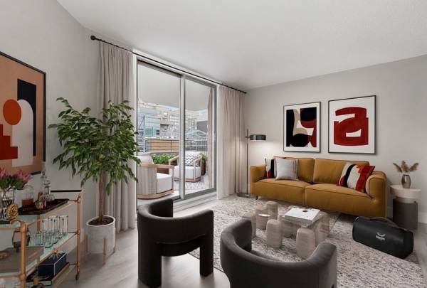 Listing photo 1 of 5