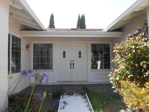 Listing photo 1 of 5