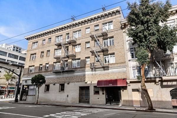 Listing photo 1 of 5