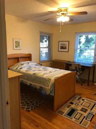 Listing photo 1 of 4