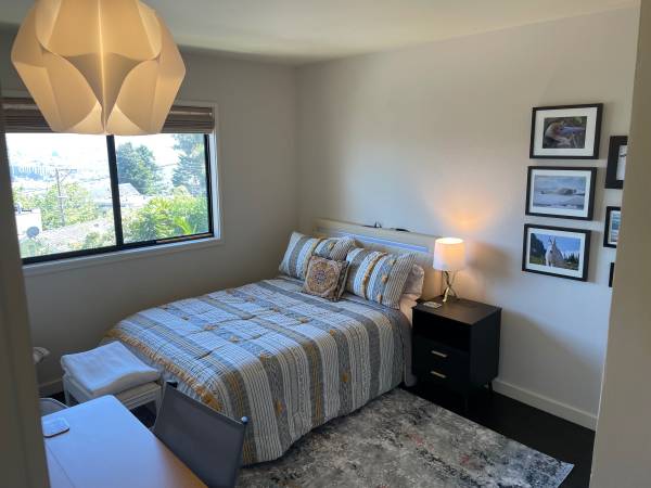 Listing photo 1 of 4