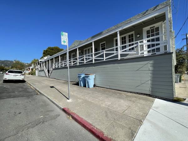 Listing photo 1 of 5