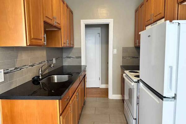 Listing photo 1 of 5