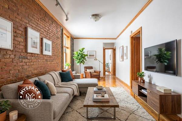 Listing photo 1 of 5