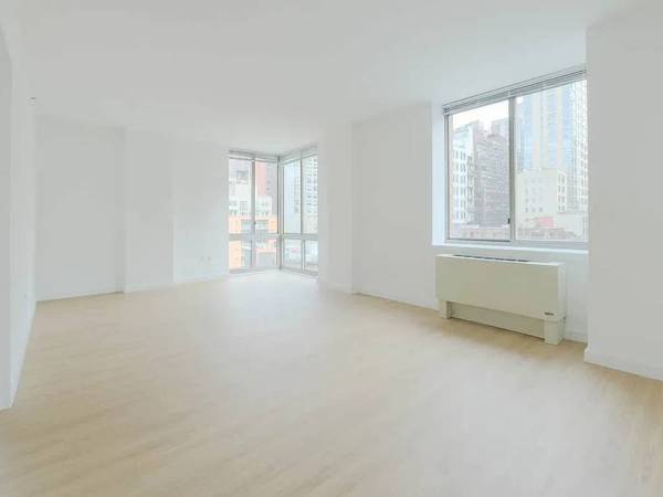 Listing photo 1 of 4