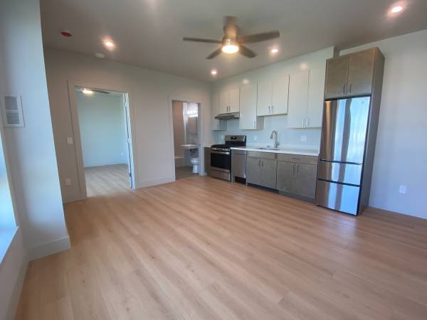 Listing photo 1 of 5