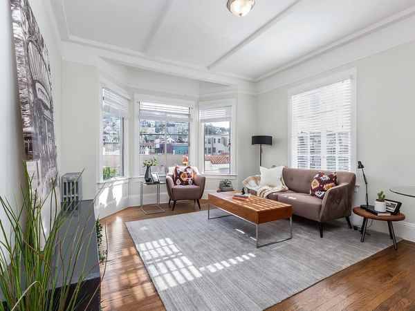Listing photo 1 of 5
