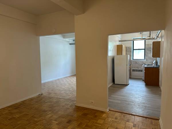 Listing photo 1 of 5