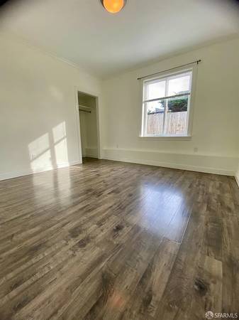 Listing photo 1 of 4
