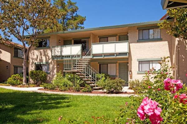 Listing photo 1 of 5