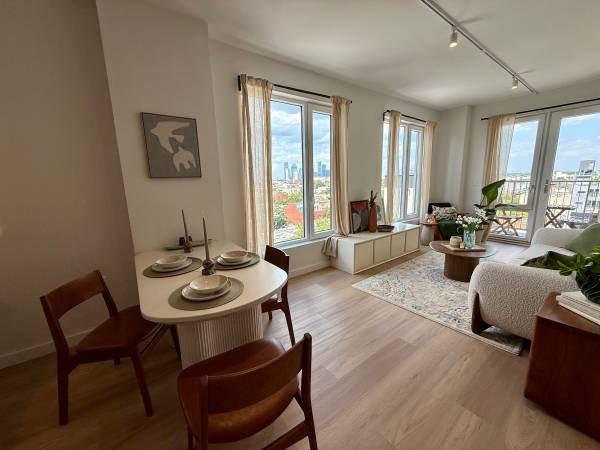 Listing photo 1 of 5