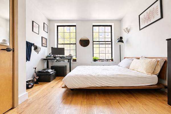 Listing photo 1 of 5