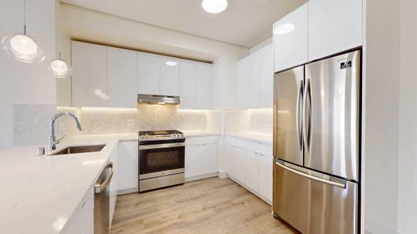 Listing photo 1 of 5