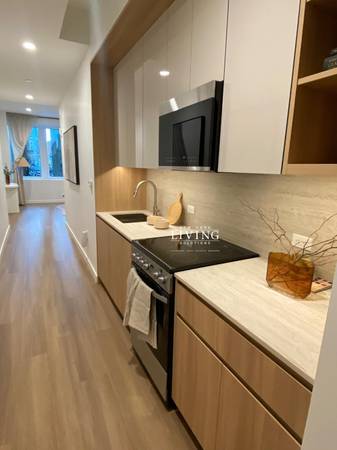 Listing photo 1 of 4