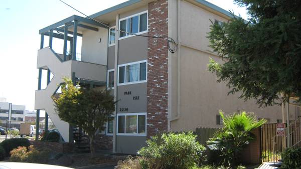 Listing photo 1 of 5