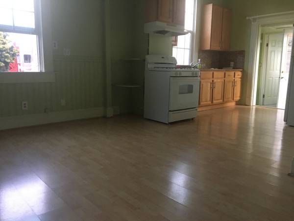 Listing photo 1 of 5
