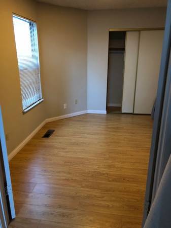 Listing photo 1 of 3