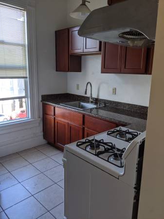 Listing photo 1 of 5