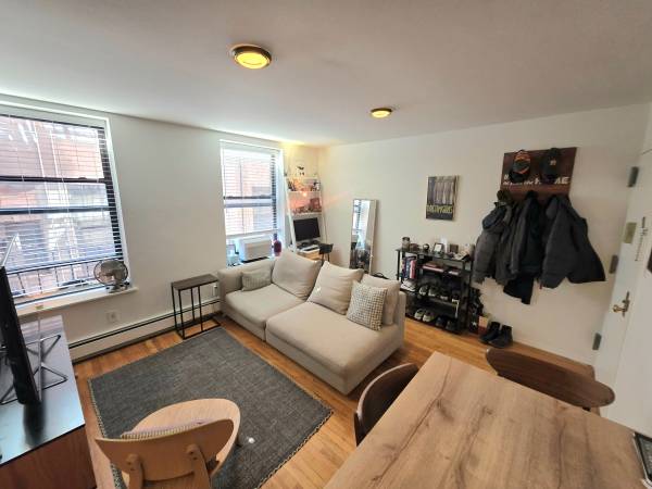 Listing photo 1 of 5