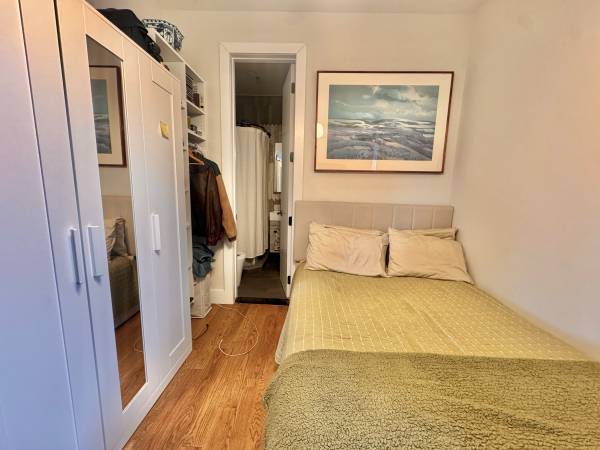 Listing photo 1 of 5