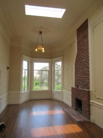 Listing photo 1 of 5