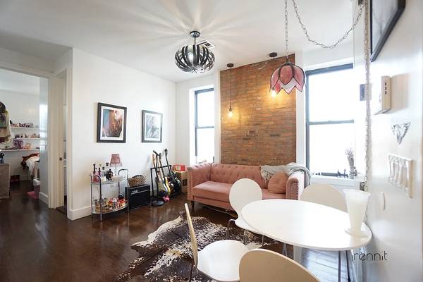 Listing photo 1 of 5