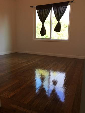 Listing photo 1 of 4