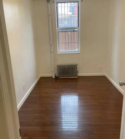 Listing photo 1 of 5