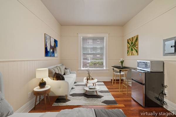 Listing photo 1 of 5