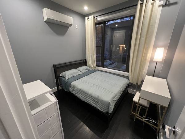 Listing photo 1 of 5