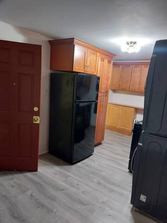 Listing photo 1 of 5