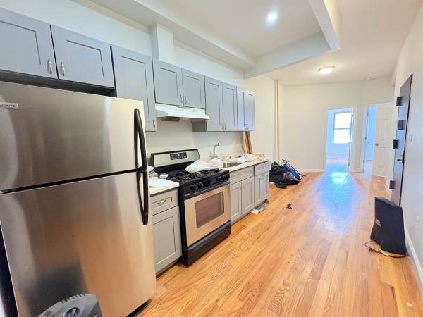 Listing photo 1 of 5