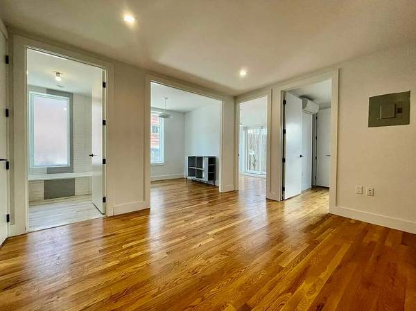 Listing photo 1 of 5