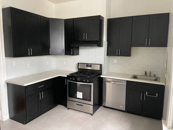 Listing photo 1 of 5