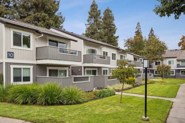 Listing photo 1 of 5