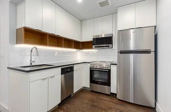 Listing photo 1 of 5