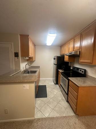 Listing photo 1 of 4