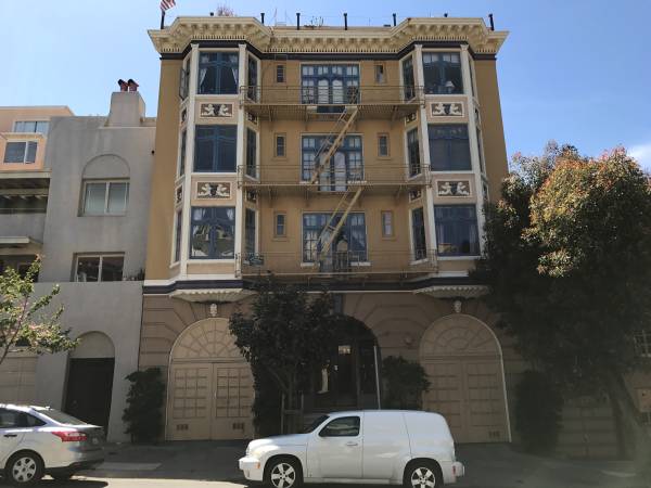 Listing photo 1 of 5