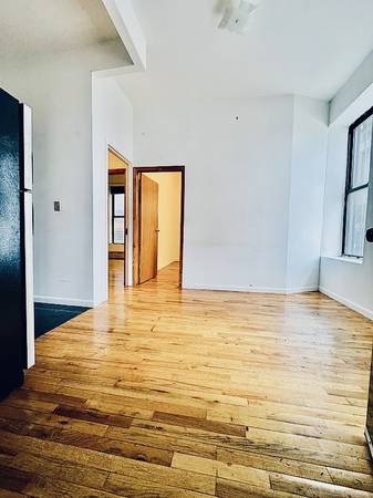 Listing photo 1 of 5