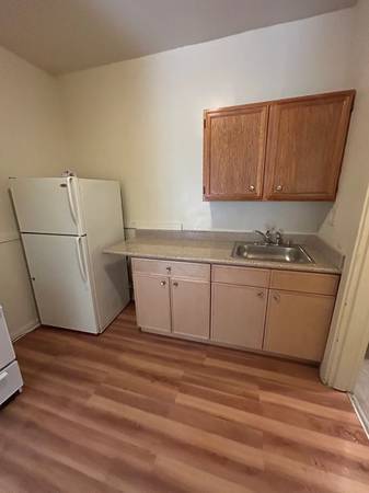 Listing photo 1 of 5