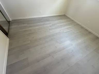 Listing photo 1 of 3