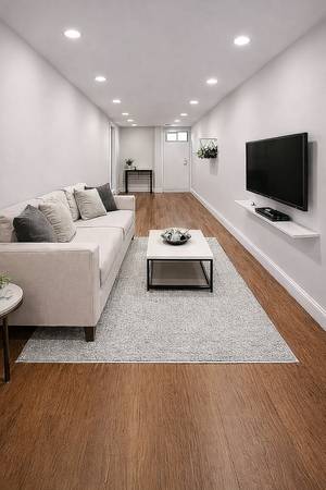 Listing photo 1 of 5