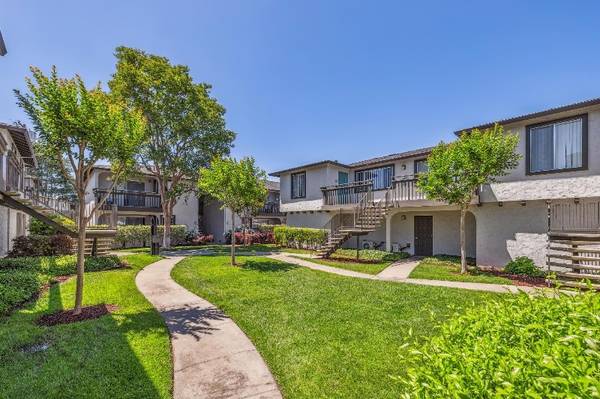 Listing photo 1 of 5