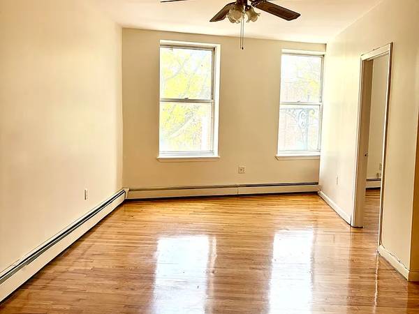 Listing photo 1 of 5