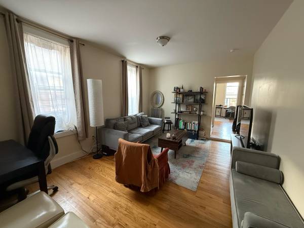 Listing photo 1 of 5