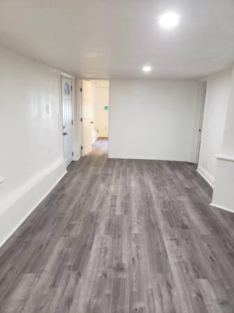 Listing photo 1 of 3