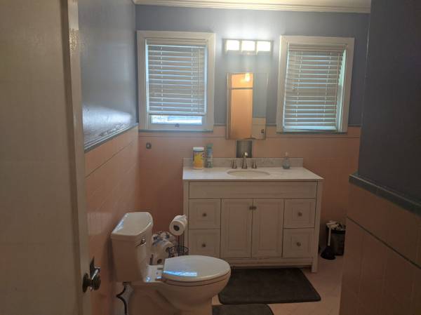Listing photo 1 of 5