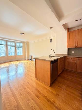 Listing photo 1 of 4