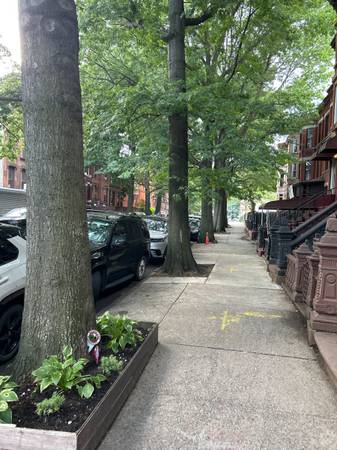 Listing photo 1 of 5