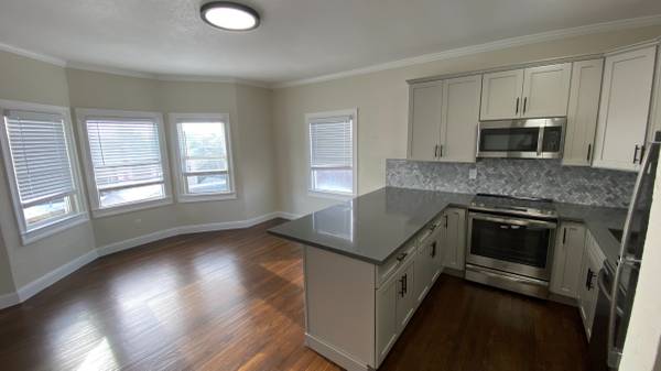 Listing photo 1 of 5